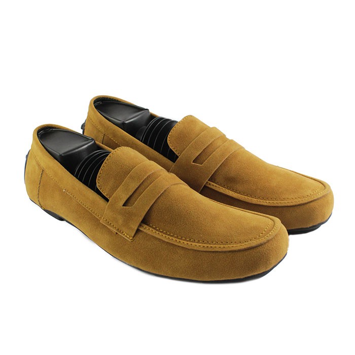 Sepatu Pria Casual Kickers Jevlin Mocasin Suede Slip On Santai Tan