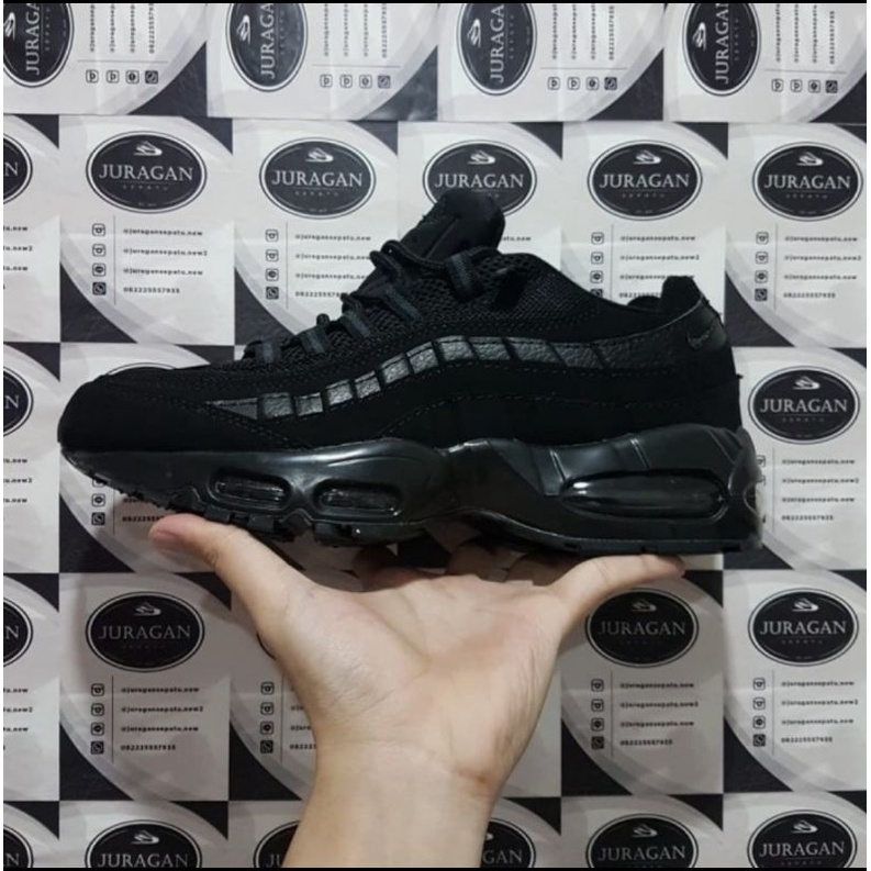 Nike Air Max 95 Essential &quot;Triple Black&quot;