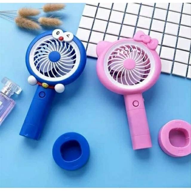 Kipas angin tangan mini portable fan karakter doraemon dan hellokitty