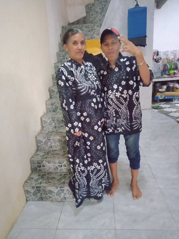 Batik Couple Keluarga • Batik Couple Keluarga Sania Ruffle Ori Ndoro Jowi Manuk Tarung Putih