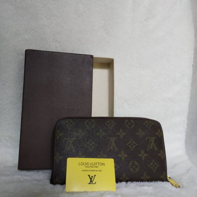 Preloved dompet Lv noseri harga nego