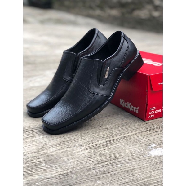 Kickers pantopel 017, 018 Hitam