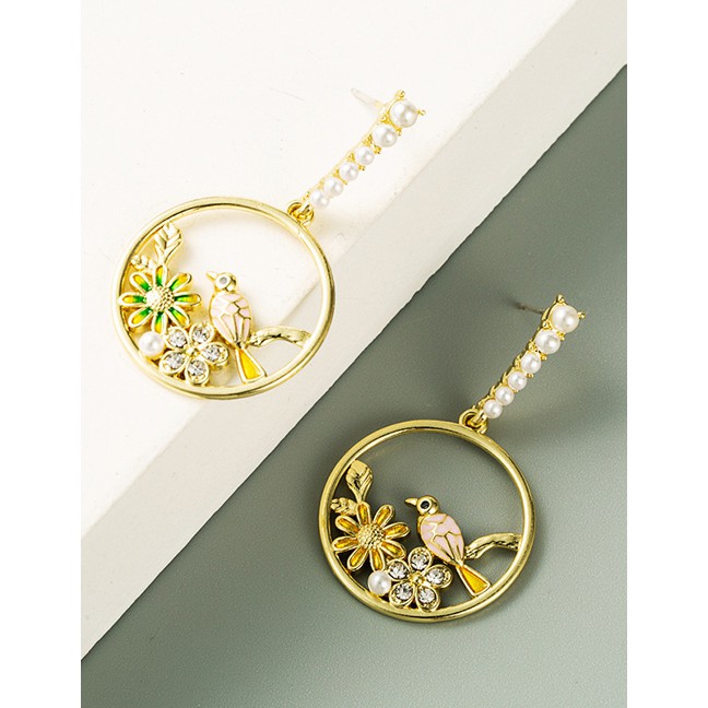 LRC Anting Tusuk Fashion Golden Magpie Flower Alloy Diamond Earrings P59684