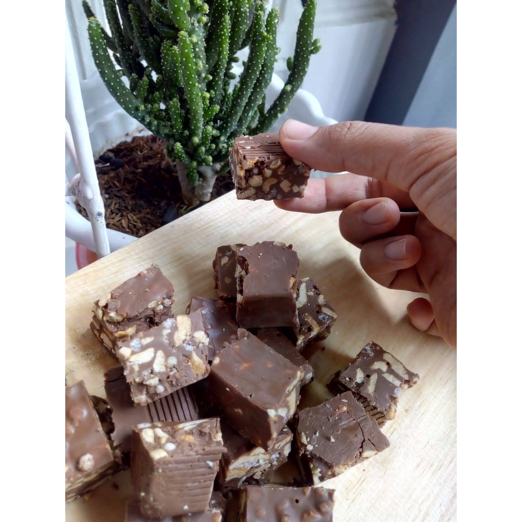 

Coklat Silverqueen