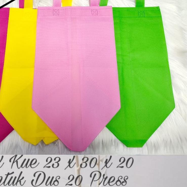 

☚ TAS GODIE BAG / SPUNBOND KOTAK NASI / BOX KUE PRESS UKURAN 20 ♢