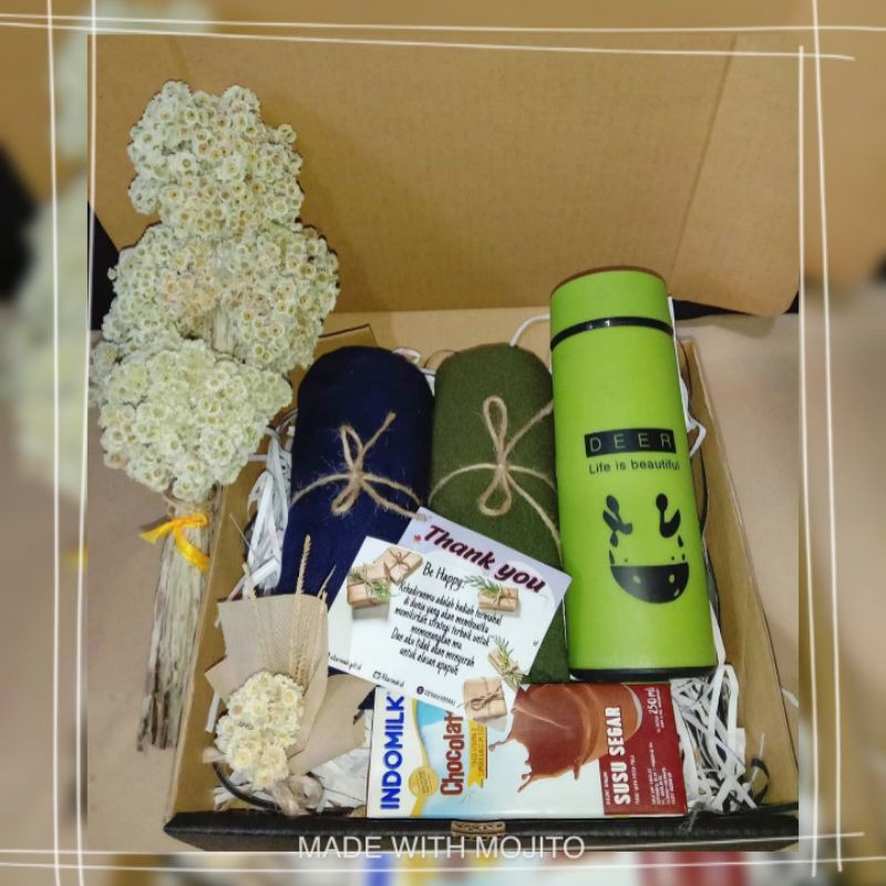 

Gift Box Kado Wisuda Kado ulangtahun Hampers