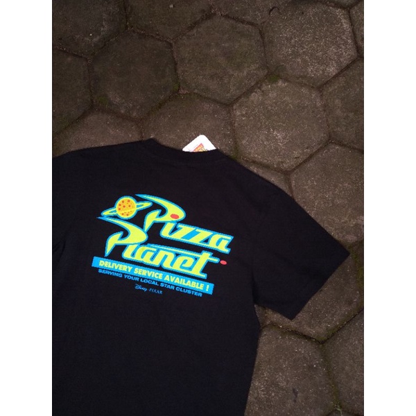 Tshirt Public Culture X Toy Story Pizza Planet