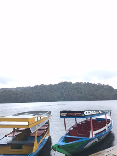 Akako Lemari Pakaian Plastik 2 Pintu Rak/gantung Kaca Kunci Elegant