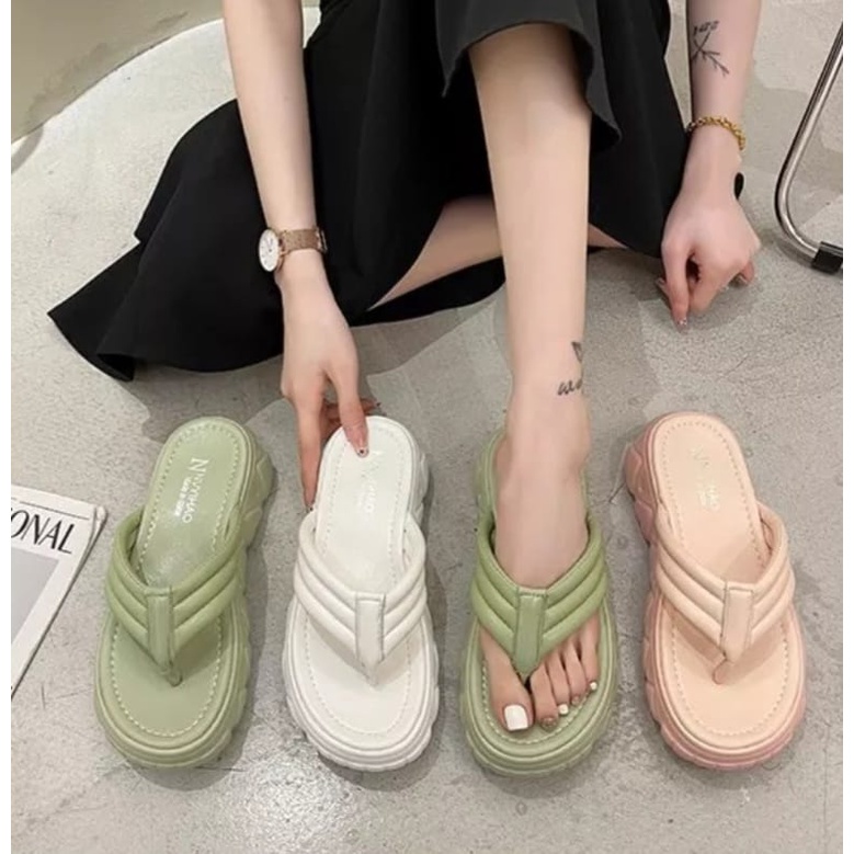 Mufli Sandal Wedges Jepit Fashion Santai Prempuan / Wanita Sol Datar Tebal / Sendal Wedges Wanita / 