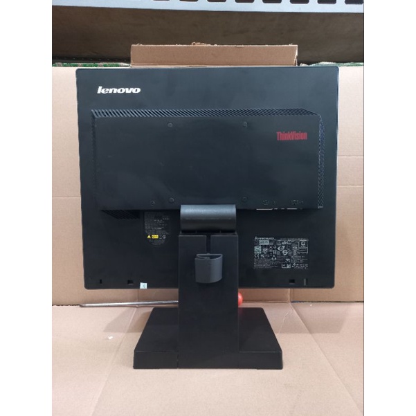 Monitor LCD Lenovo 17 inci Kotak