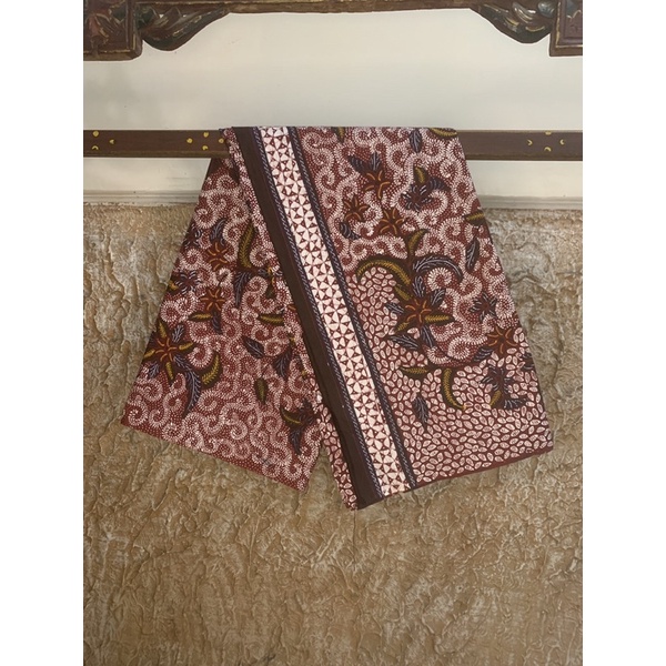 Kain batik tulis Madura bahan katun motif klasik