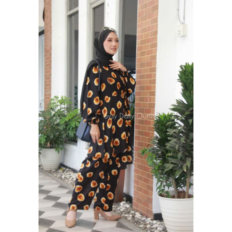 Setelan Piyama Wanita Jumbo Tie Dye Hijab  Motif Kekinian - Aksara Set Hitam Bloom