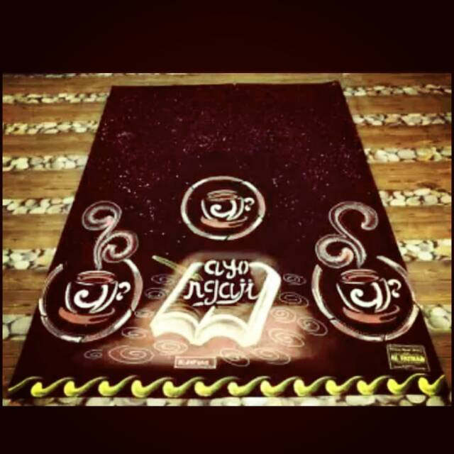 

Sarung lukis ornamen