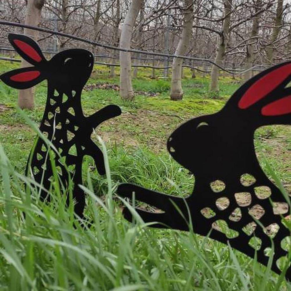 Solighter Rabbit Yard Art Dekorasi Halaman Belakang Akrilik Rabbit Art Berongga Keluar Easter Bunny