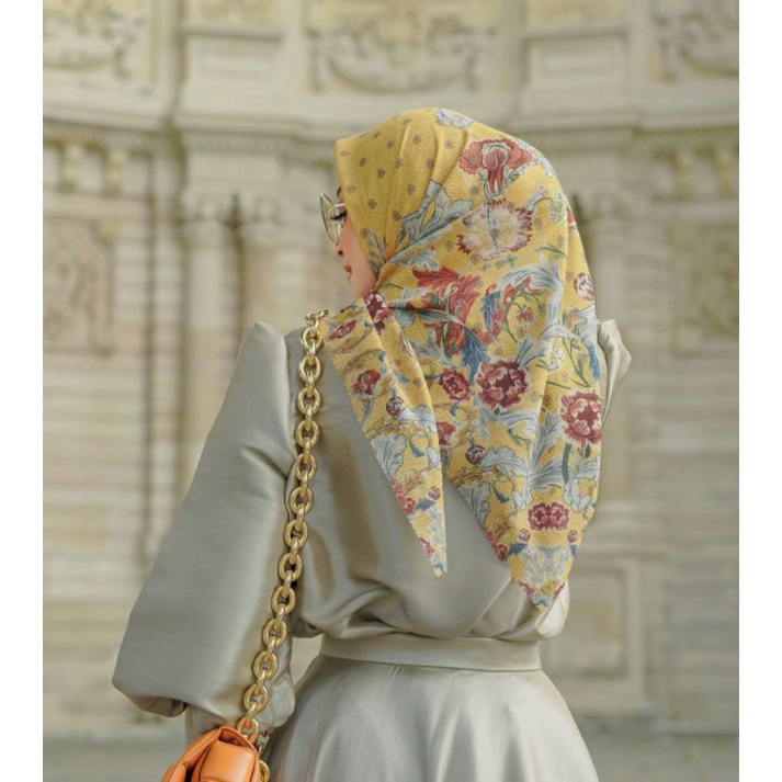 Buttonscarves The Royale Series "Yellow"