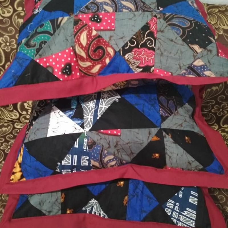 sarung bantal sofa batik