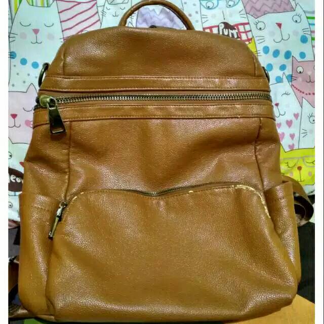 Tas Emsio by Elizabeth