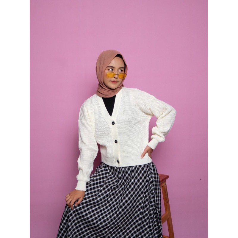 Wolly Crop // Cardigan Rajut Crop || By @stripetee_mrln-Bw (broken white)