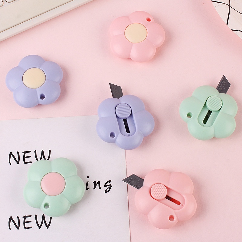 

CUTTER MINI MOTIF BUNGA & AWAN