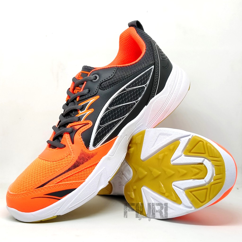 FIURI - PRO ATT ORIGINAL - MW 503 ORANGE 39-42 - SEPATU OLAHRAGA PRIA - SEPATU BADMINTON PRIA - SEPATU TENNIS PRIA - SEPATU VOLY PRIA - SEPATU JOGGING LARI COWOK -SEPATU SEKOLAH - SEPATU PRO ATT - SEPATU SNEAKERS PRIA - SEPATU KETS PRIA-SEPATU PROMO