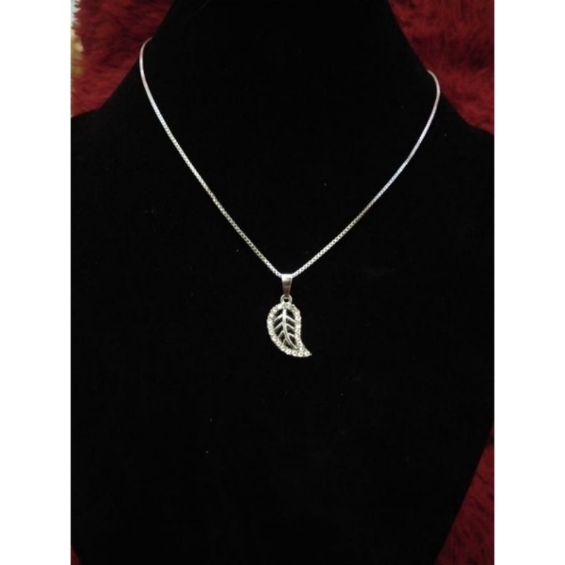 kalung liontin tetesan air gembok daun love bintang kunci dll kalung  silver Itali plus liontin produk import bahan RHODIUM  45 dan 60cm warna silver anti karat dan tidak luntur barang