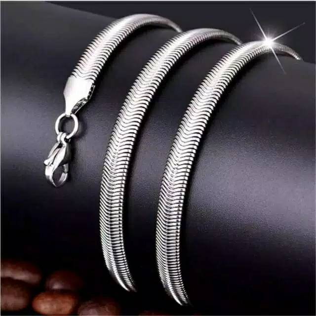 KALUNG TITANIUM MODEL ULAR MINYAK WARNA EMAS DAN SILVER FASHION PRIA WANITA STAINLESS STEEL 316L