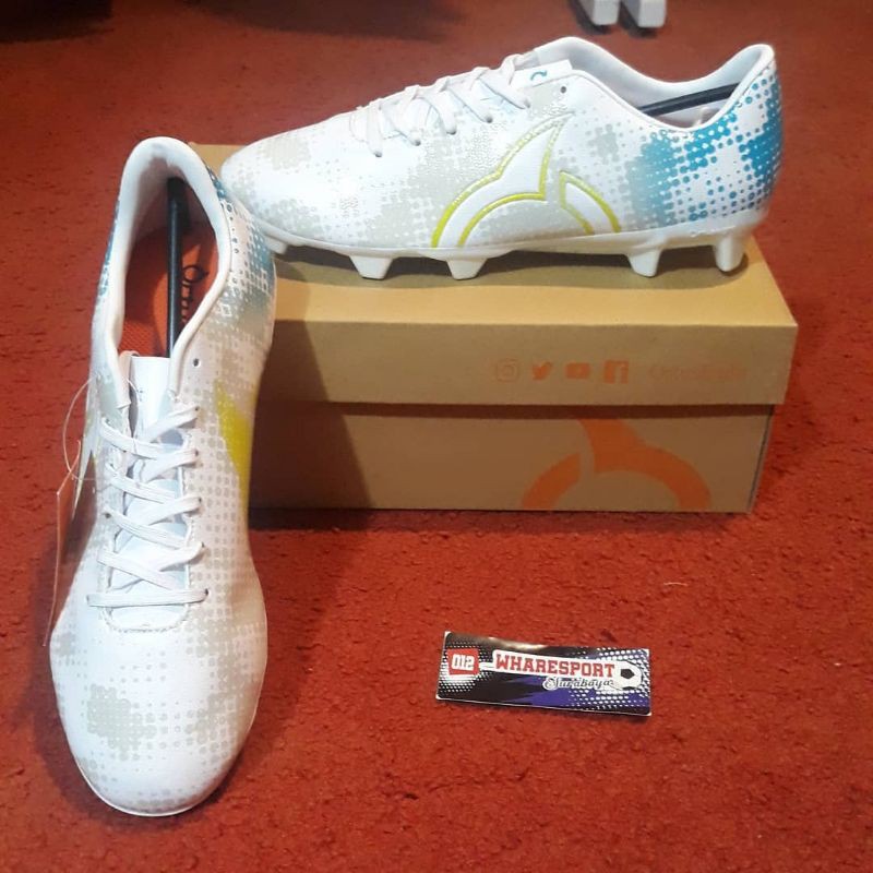 Sepatu Sepak Bola Ortuseight