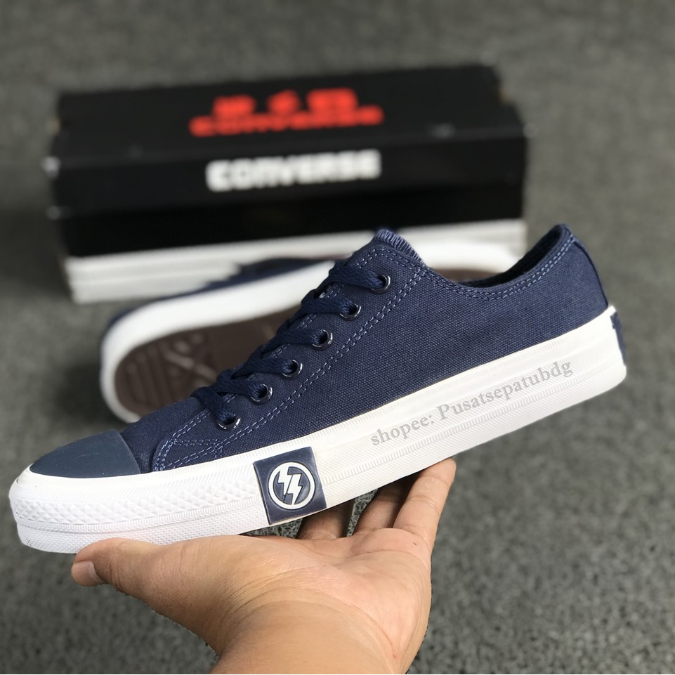 Sepatu Converse Petir Pendek X Undefeated Low Navy