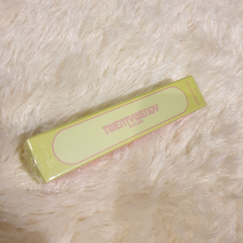 READY STOCK - TWENTY WENDY SHADE CROISSANT (THE PICNIC DAY)