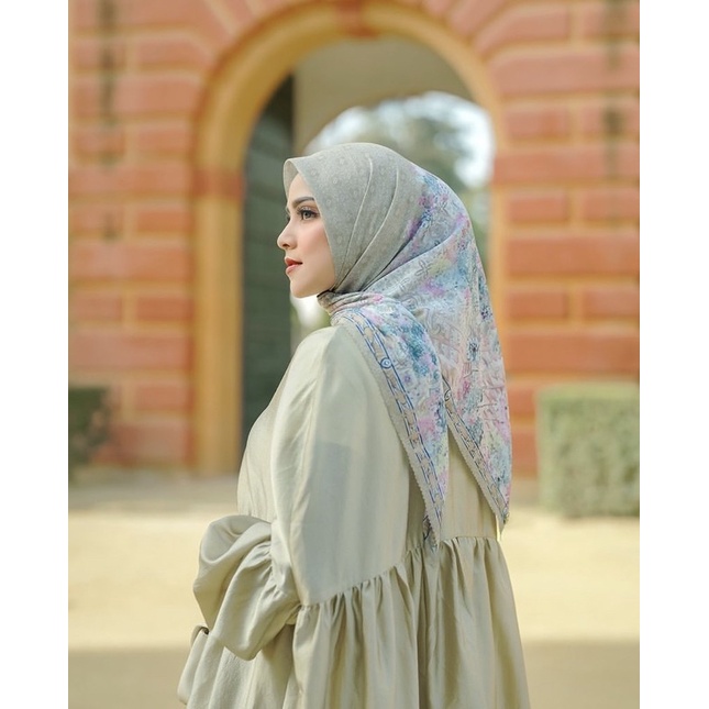 THE SEVILLA VOILE SQUARE - BUTTONSCARVES