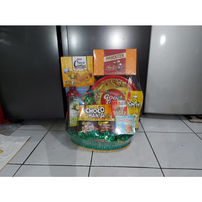 

PARCEL LEBARAN 2021 (10) | ANEKA SNACK + GOOD DAY + SIRUP MARJAN HEMAT