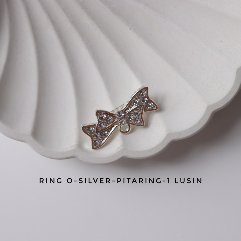 1 Lusin / 12 Pcs Bros Dagu Ring O Lusinan Part 3 Bros Dagu Warna Silver Bros Mini Bros Kecil Bros Jilbab Bros Hijab Bros Daily Bros Simple Bros Lucu Bros Imut Bros Cewek Bros Pin Bros Tuspin Bros Pin Brooch Korean Style Bros Bahan Bros Juntai Bahan Bros-O-SILV-PITARING-1LSN