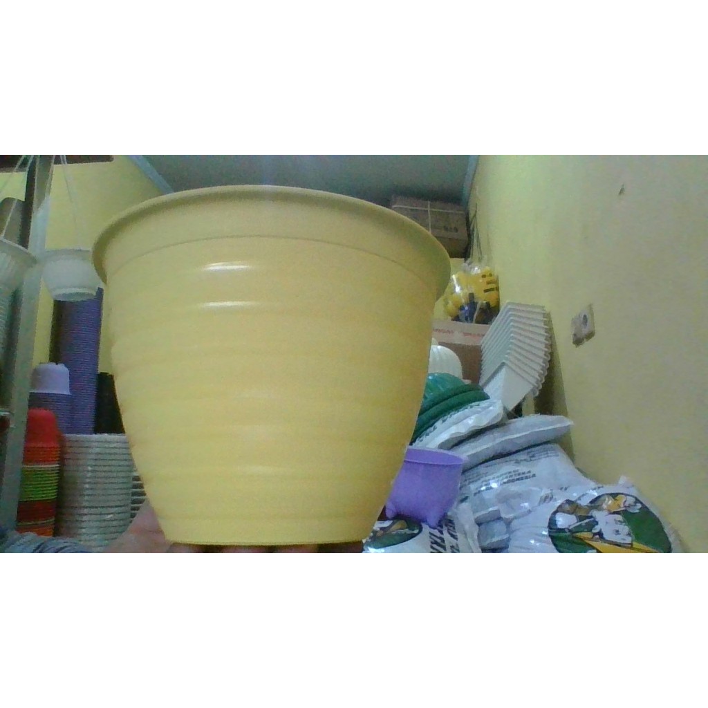 POT BUNGA 17 KUNING
