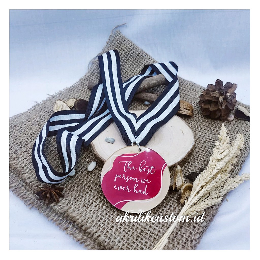 MEDALI CUSTOM, MEDALI AKRILIK HADIAH WISUDA, ULANGTAHUN DLL, MEDALI KADO MURAH
