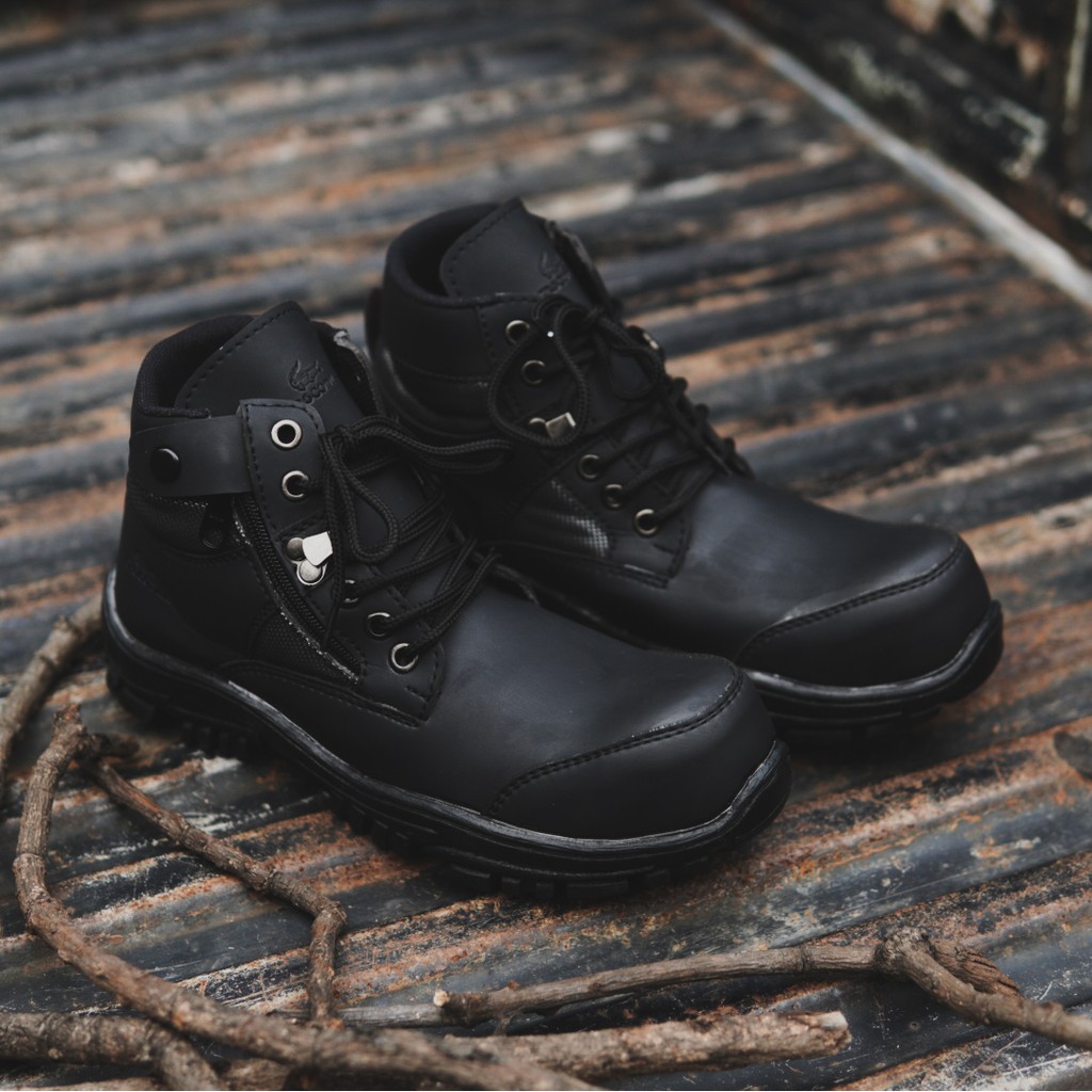 Sepatu Boots Crocodile jointer work safety boots ujung besi hiking bikers