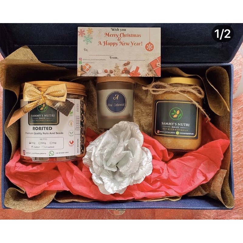 

Kado Natal Sehat/Christmas hamper with nuts.