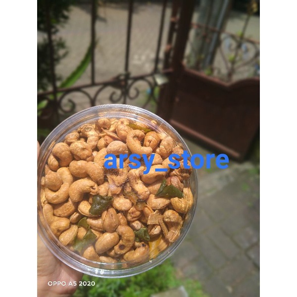 

kacang mede matang