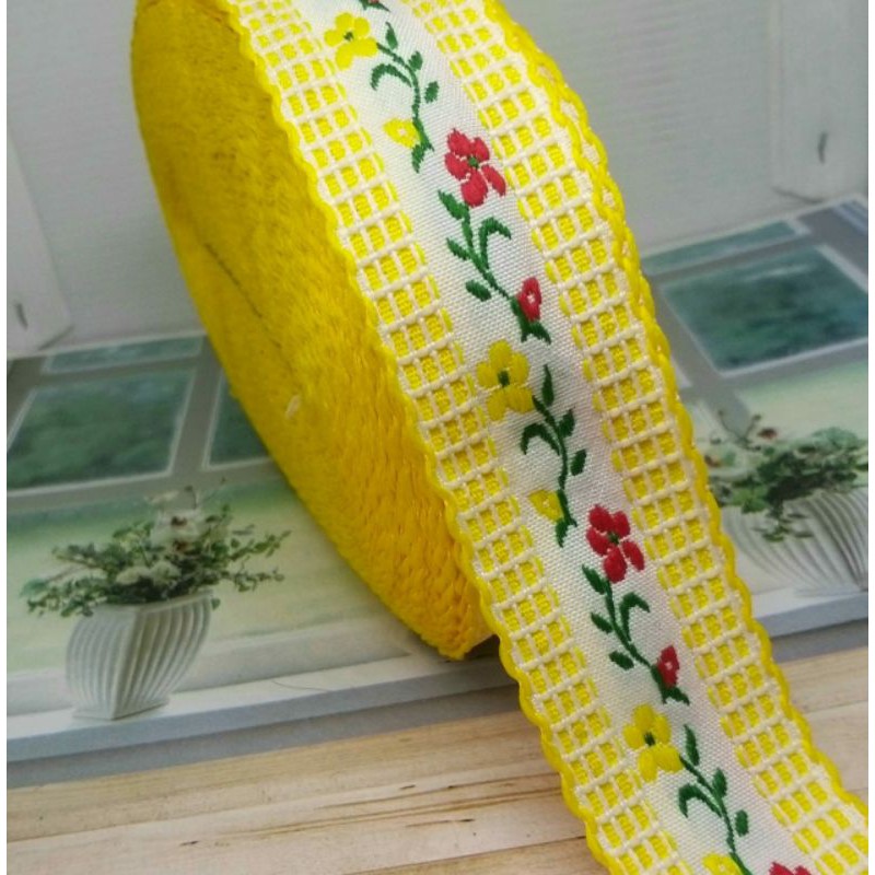 

PER METER,PITA BORDIR KATUN WARNA KUNING DEGRADASI WARNA LEBAR 3.8CM