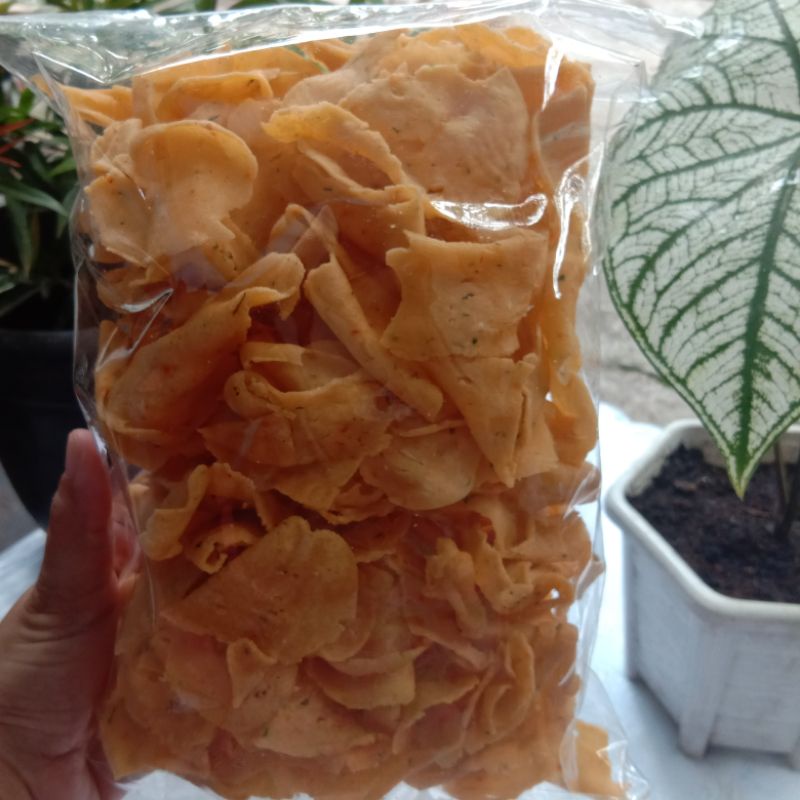 

Makanan ringan keripik kue bawang keriuk 250 gr