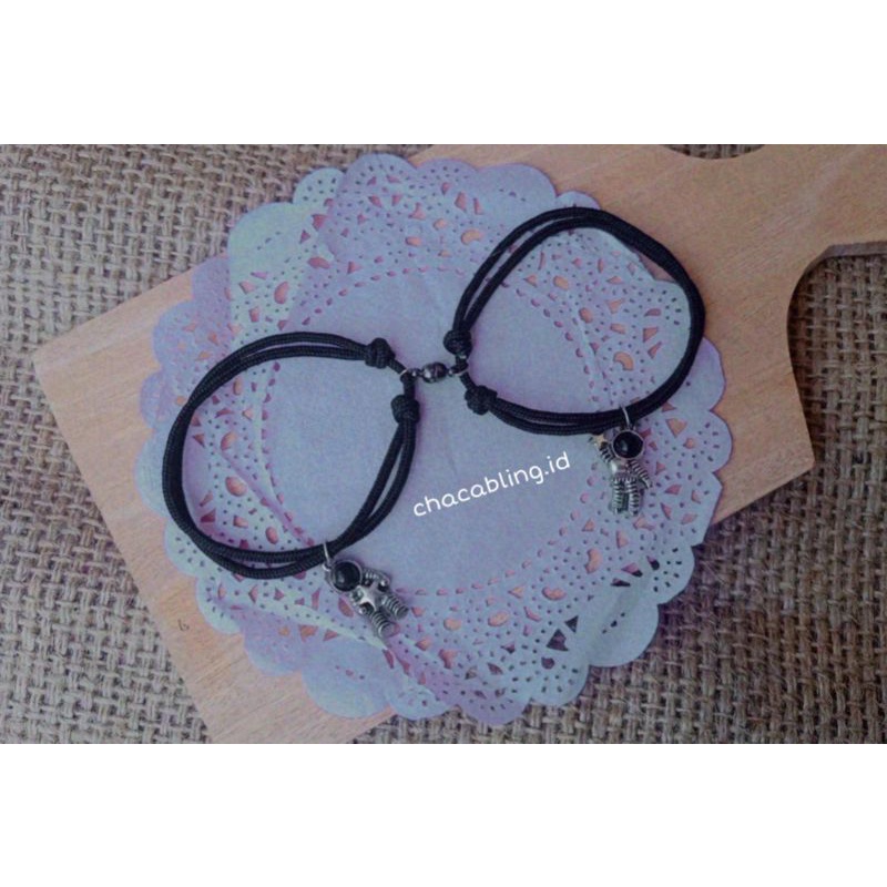 [2pcs] Gelang magnetik astronot free box couple luar angkasa sepasang gelang persahabatan tali hitam