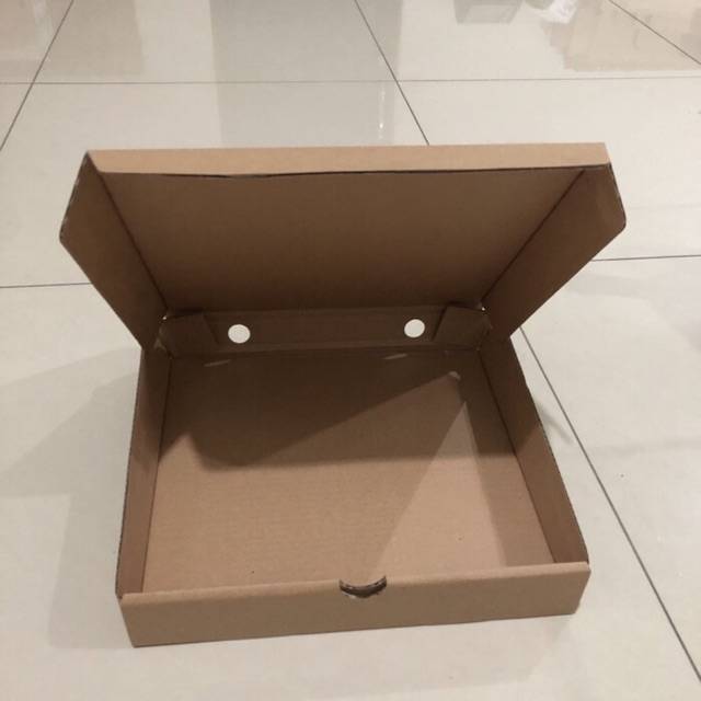 

Box pizza ukuran 30x30x5 ( 100 pcs )