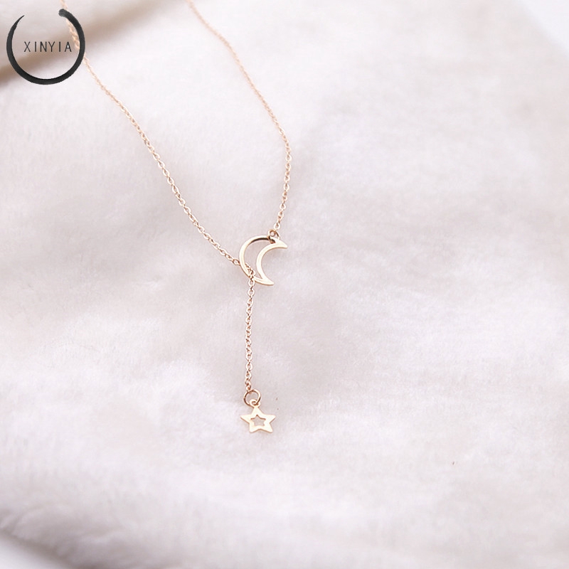 Kalung Rantai Liontin Bulan Sabit Simple Elegan Adjustable Untuk Wanita