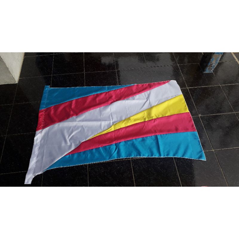 Bendera color guard tanpa tiang