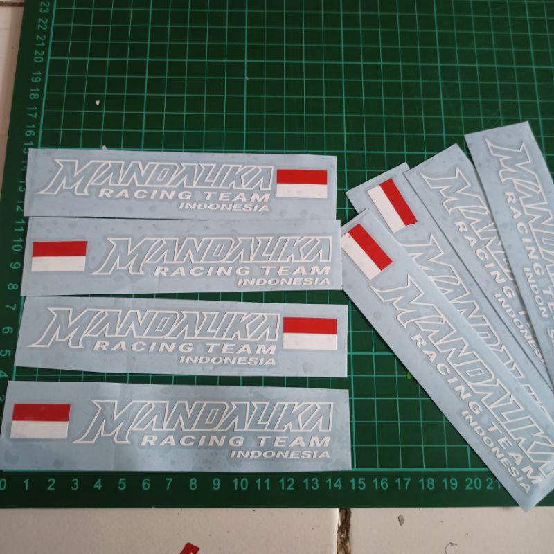 Sticker Mandalika Racing Team Helm