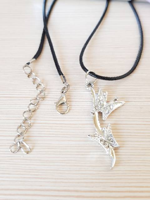 Kalung choker fashion motif kupu-kupu