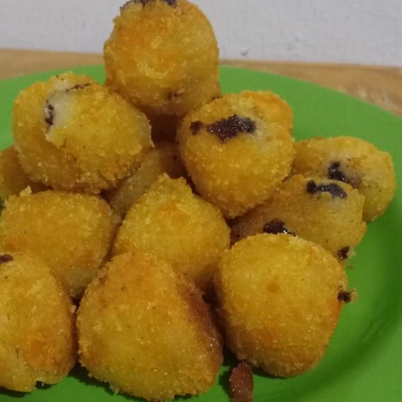 

✻ Singkong pompom coklat lumer Dkaspo ➦