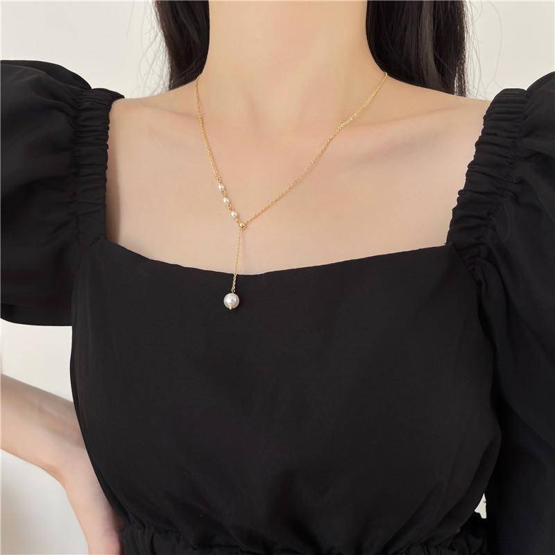 Kalung Choker Lapis Emas Dengan Liontin Mutiara Imitasi Untuk Wanita