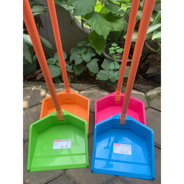 Pengki/ Beta Dust Pan Lion Star DP-1