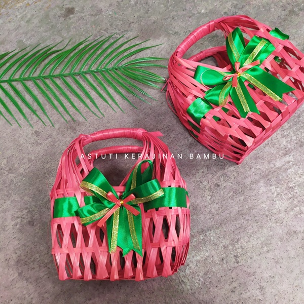 

[DIMINATI] Tas Snack Warna Pita/Tas Anyaman Bambu/Tas Keranjang Bambu/Tas Hampers Ulangtahun/Tas Bambu/Tas Snack Hias Pita/Tas Ulang Tahun/Tas Bambu Unik