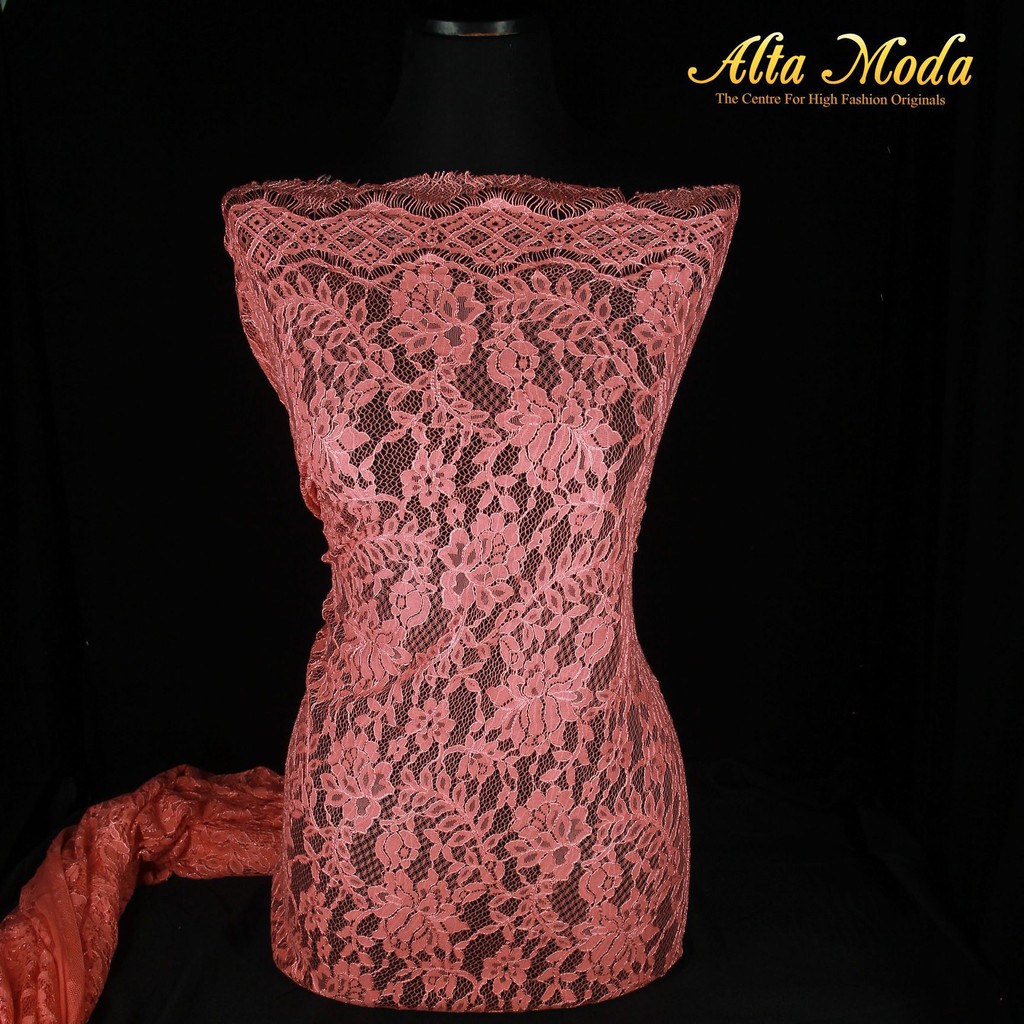 

Alta Moda Brokat Semi Perancis Cord Bunga Ktupat Salem (2.5M)